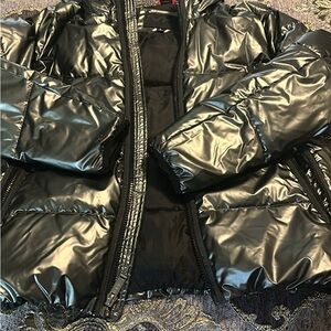 Super warm EUC ladies Michael kors puffer jacket. Metallic silver / chrome  . 🔥🔥